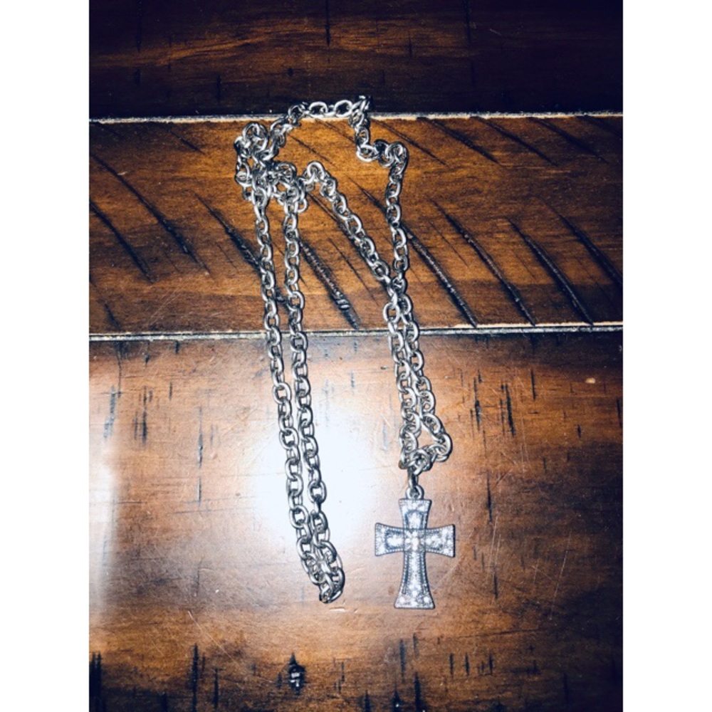 Cross necklace with thick chain and diamonds